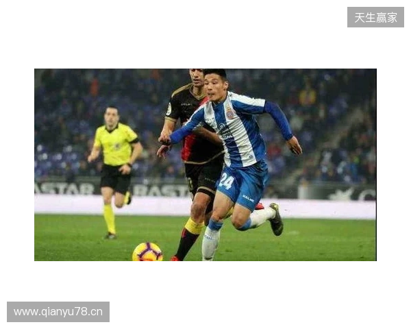 西班牙名嘴:维尼在替补席发笑不职业,在哪都该被开除 西班牙名嘴:维尼在替补席发笑不职业,在哪都该被开除