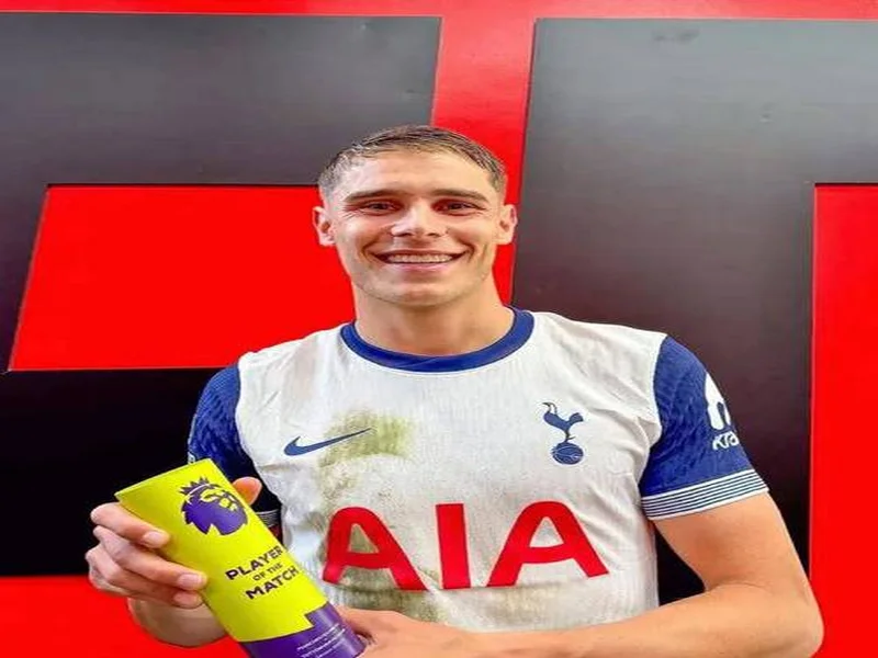 本场送助攻,范德芬当选热刺1-1桑德兰球迷票选全场最佳